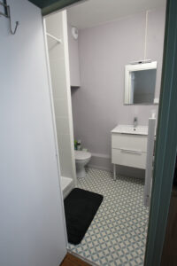 studio meublé 18m² salle de douche