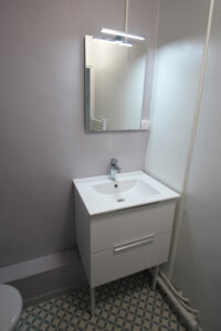 studio meublé 18m² salle de douche